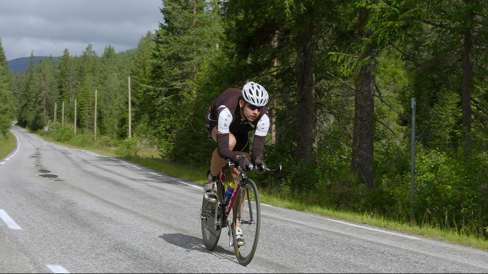 硬仗之王的试金石，赖斯领衔的英格兰如何破解希腊式防守，锁死哈兰德？